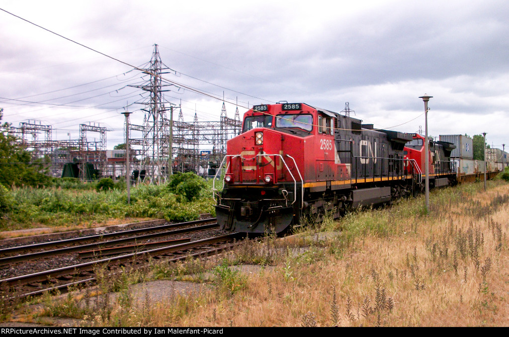 CN 2585